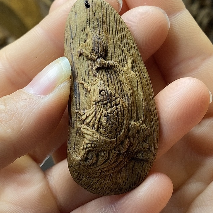 沉香沉香碎屑用****5柬埔寨沉香碎硝