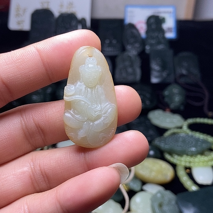 颈饰未镶嵌和田玉