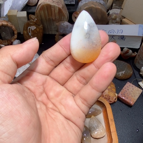 【闪购商品】硅化玉颈饰未镶嵌