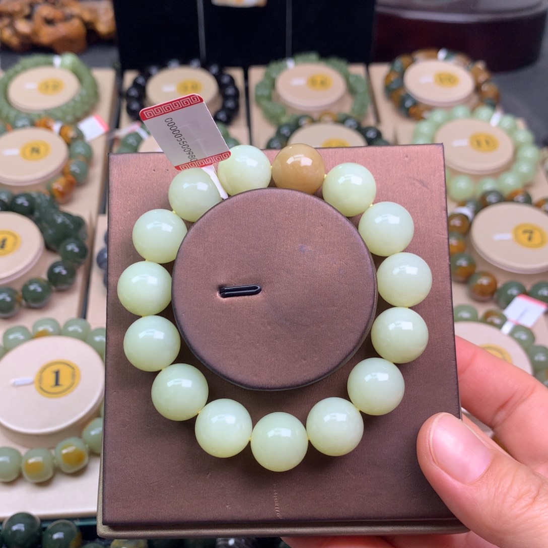 和田玉未镶嵌手链