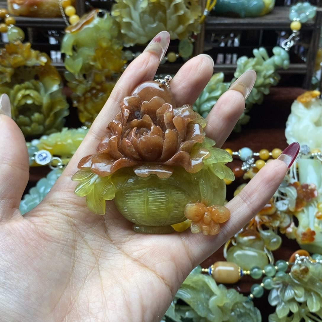 蛇纹石玉挂件未镶嵌J****宝