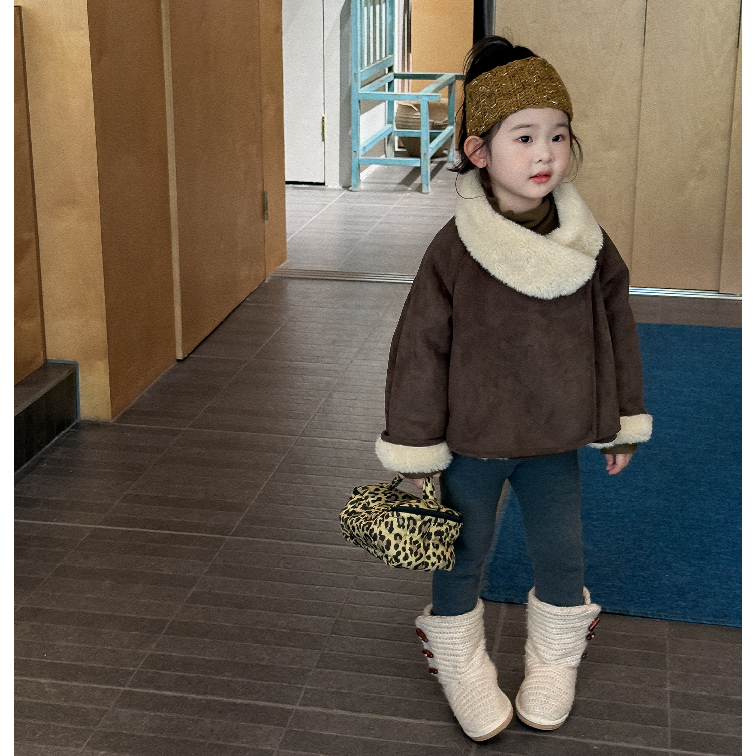 女童麂皮绒外套2025秋冬款儿童韩版洋气女宝皮毛一体加厚保暖上衣