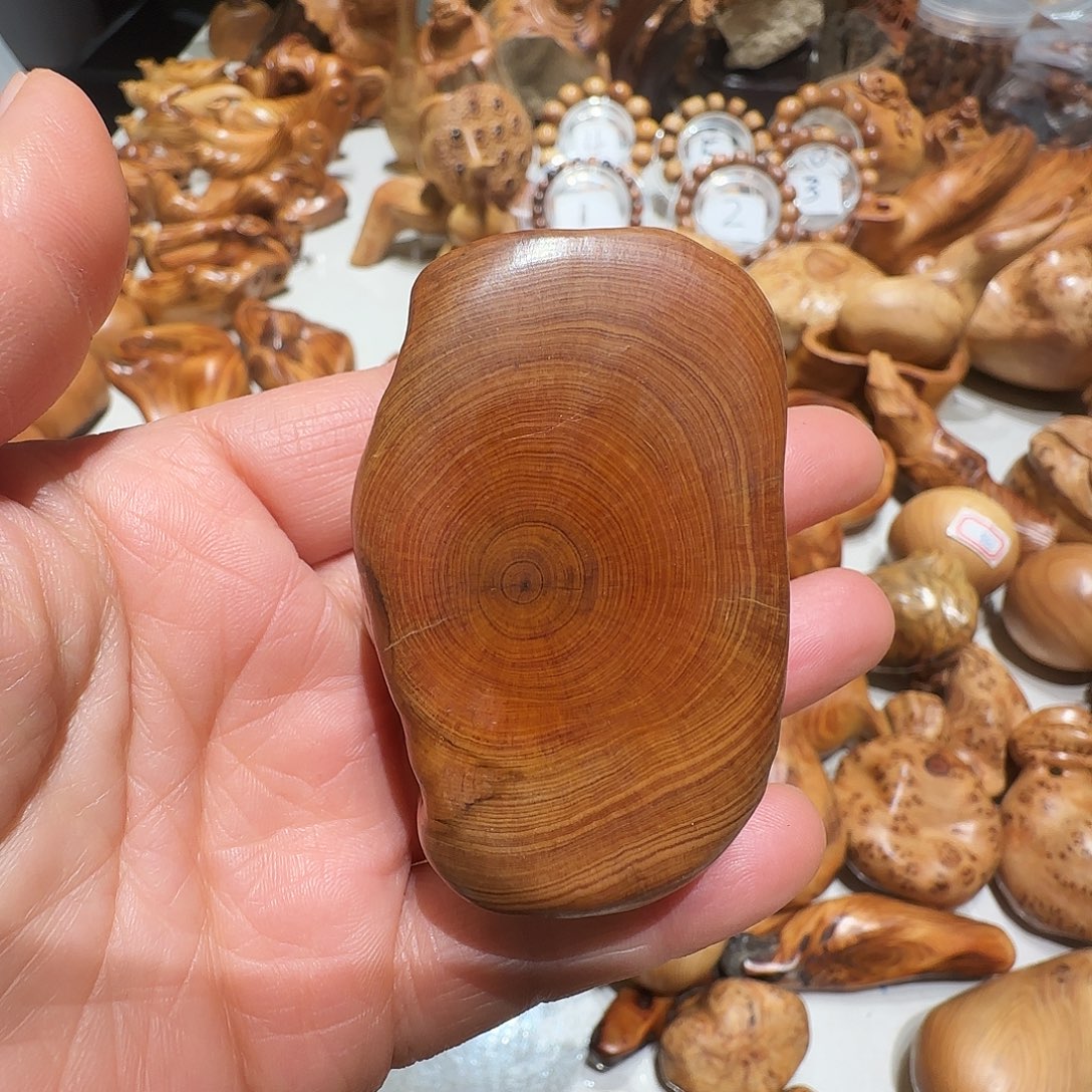 柏木（崖柏）太行崖柏陈化黑油闻香手把件