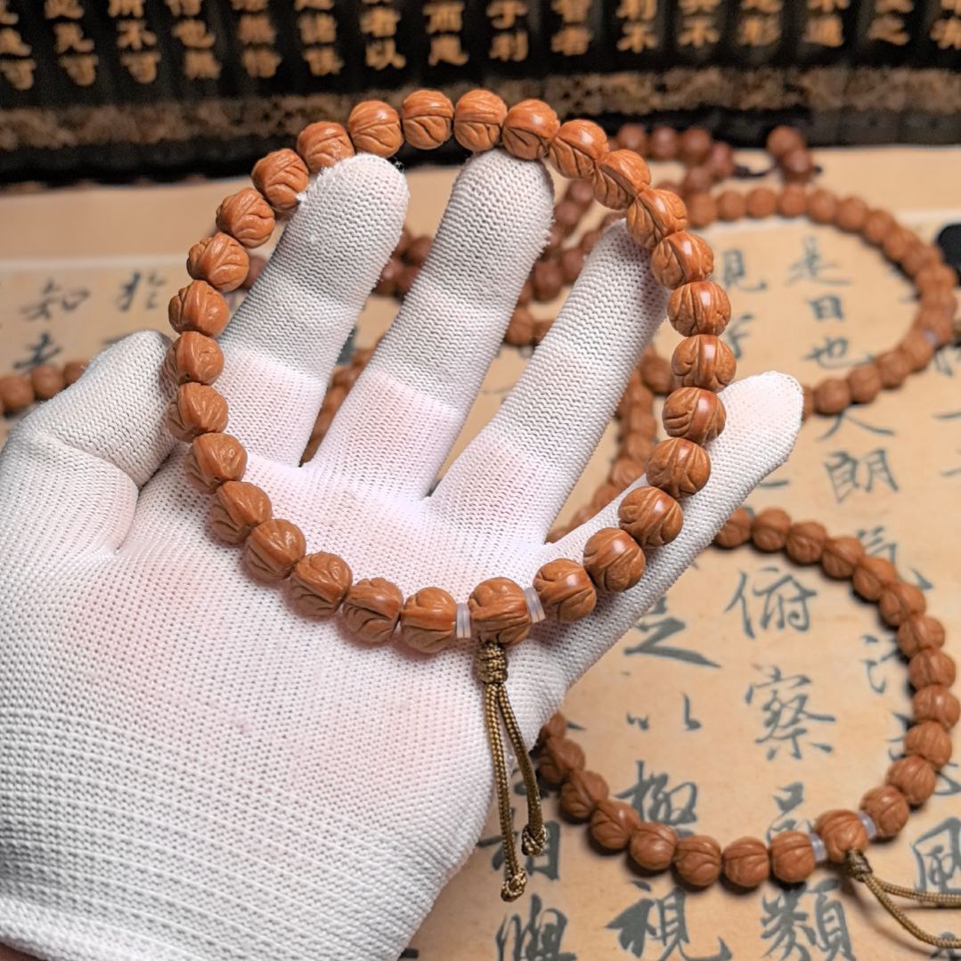 吊坠桃核小龙纹手持
