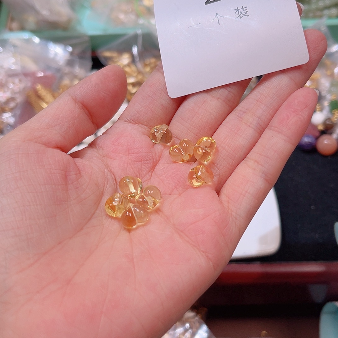 水晶未镶嵌珠宝半成品2 。         