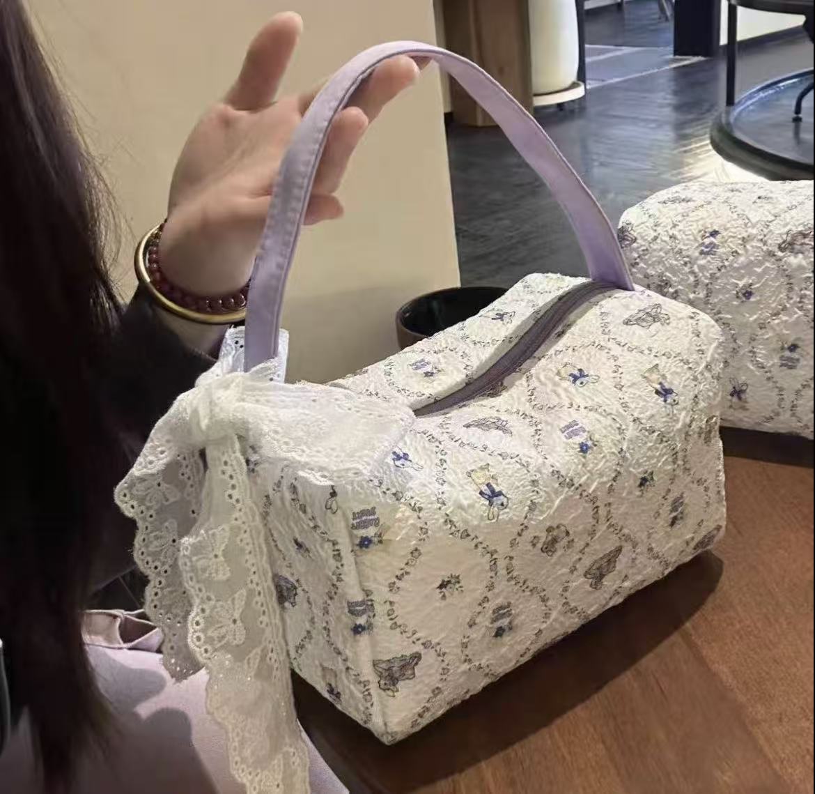 高颜值化妆包紫兔兔便携手提ins高级立体化妆收纳包