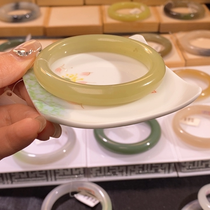 和田玉未镶嵌珠宝奇石55