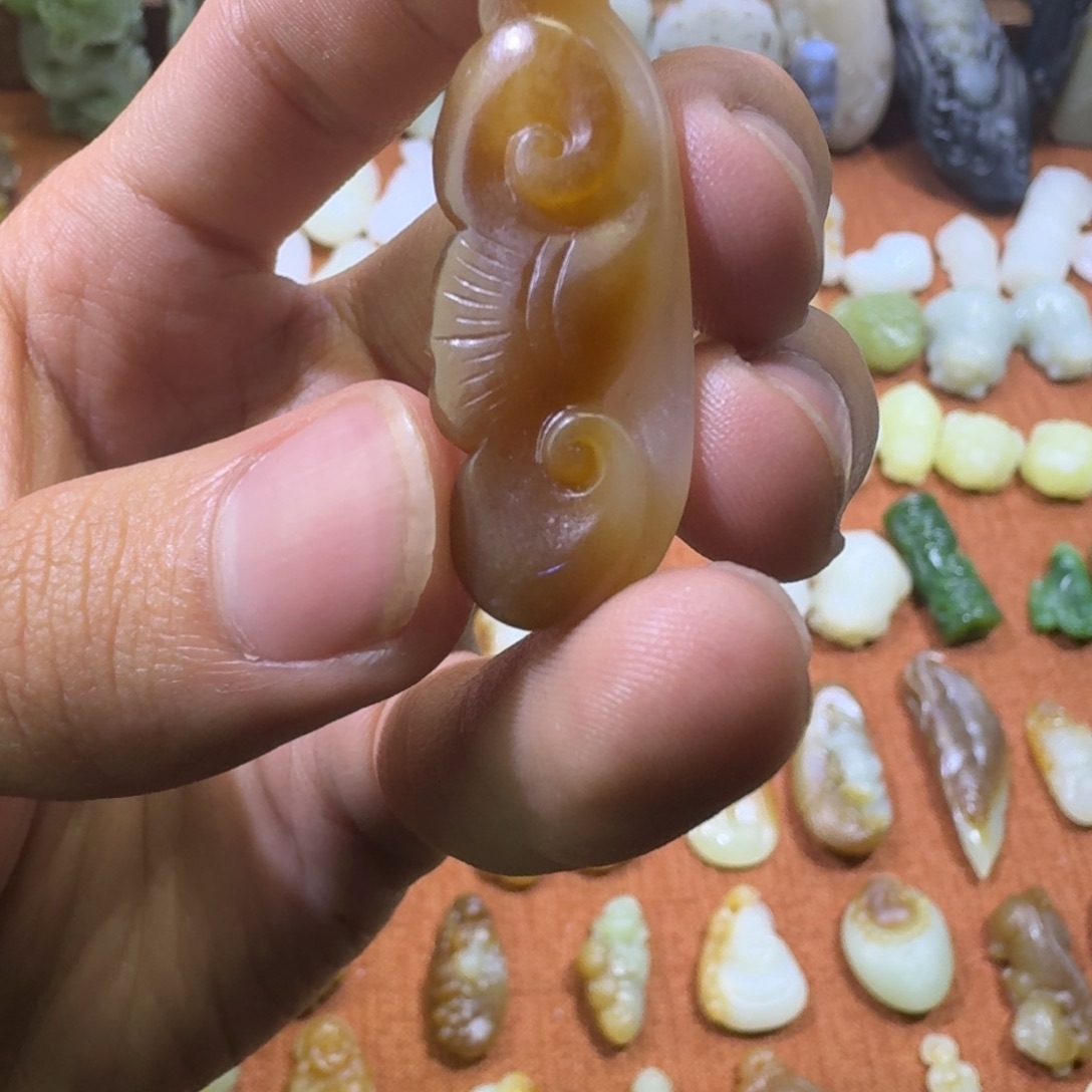 和田玉颈饰未镶嵌