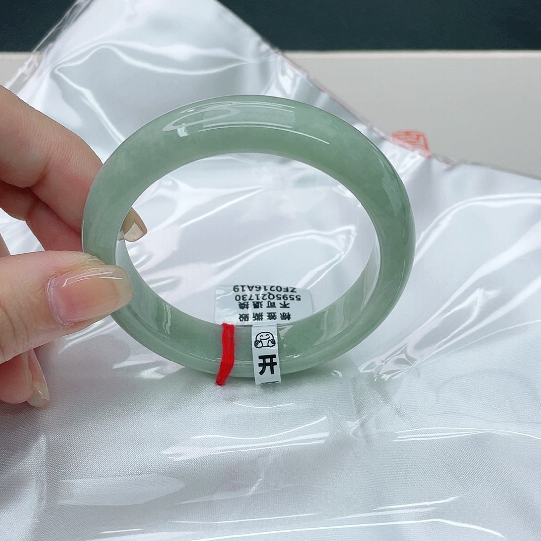 翡翠手镯未镶嵌正55.2