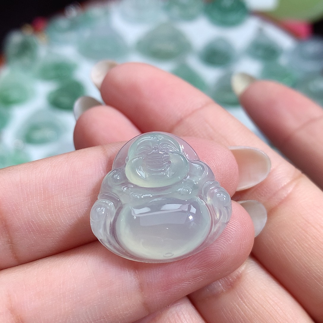 翡翠未镶嵌颈饰佛公