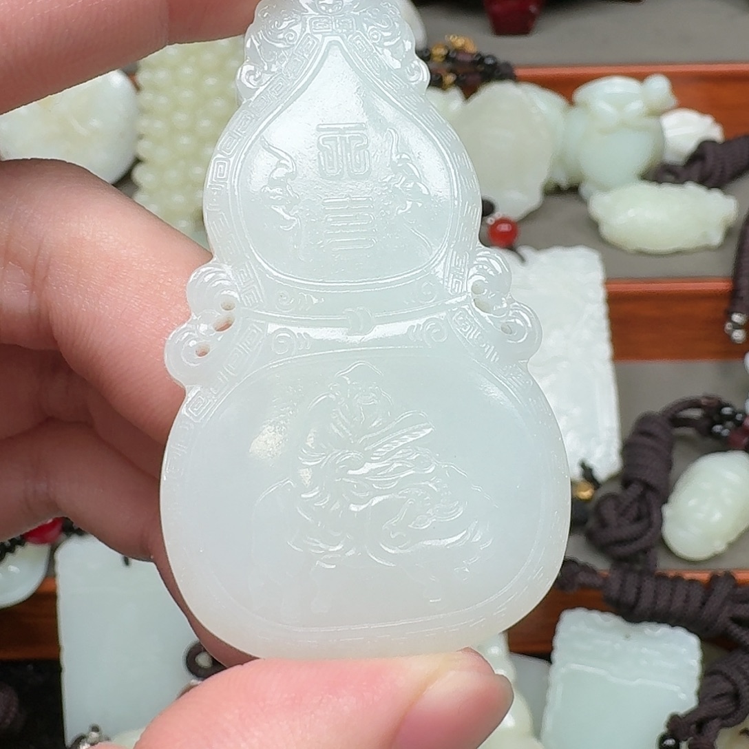 沐***心和田玉未镶嵌挂件