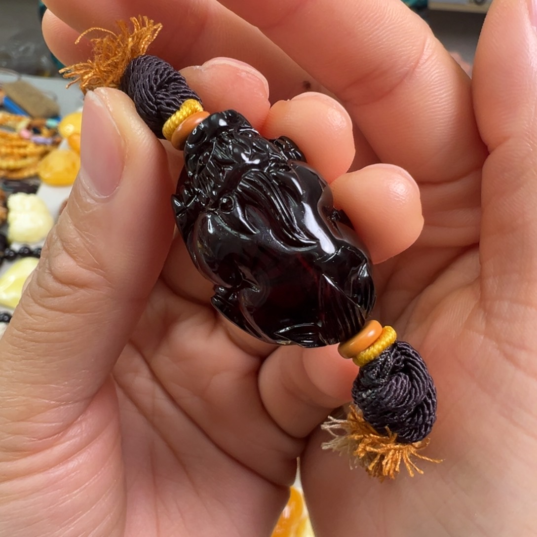 琥珀裸石未镶嵌琥珀