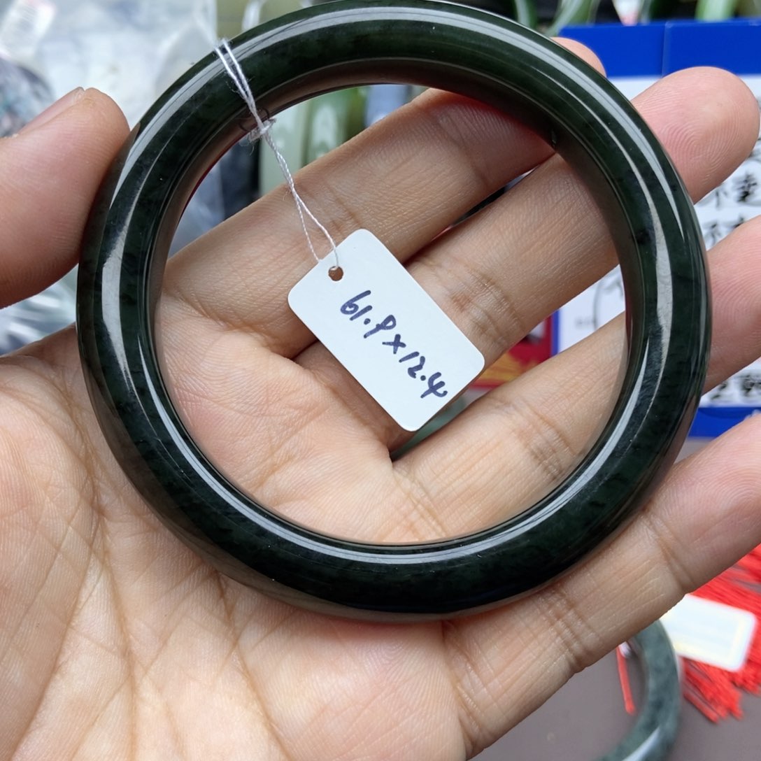 和田玉手镯未镶嵌没**我61