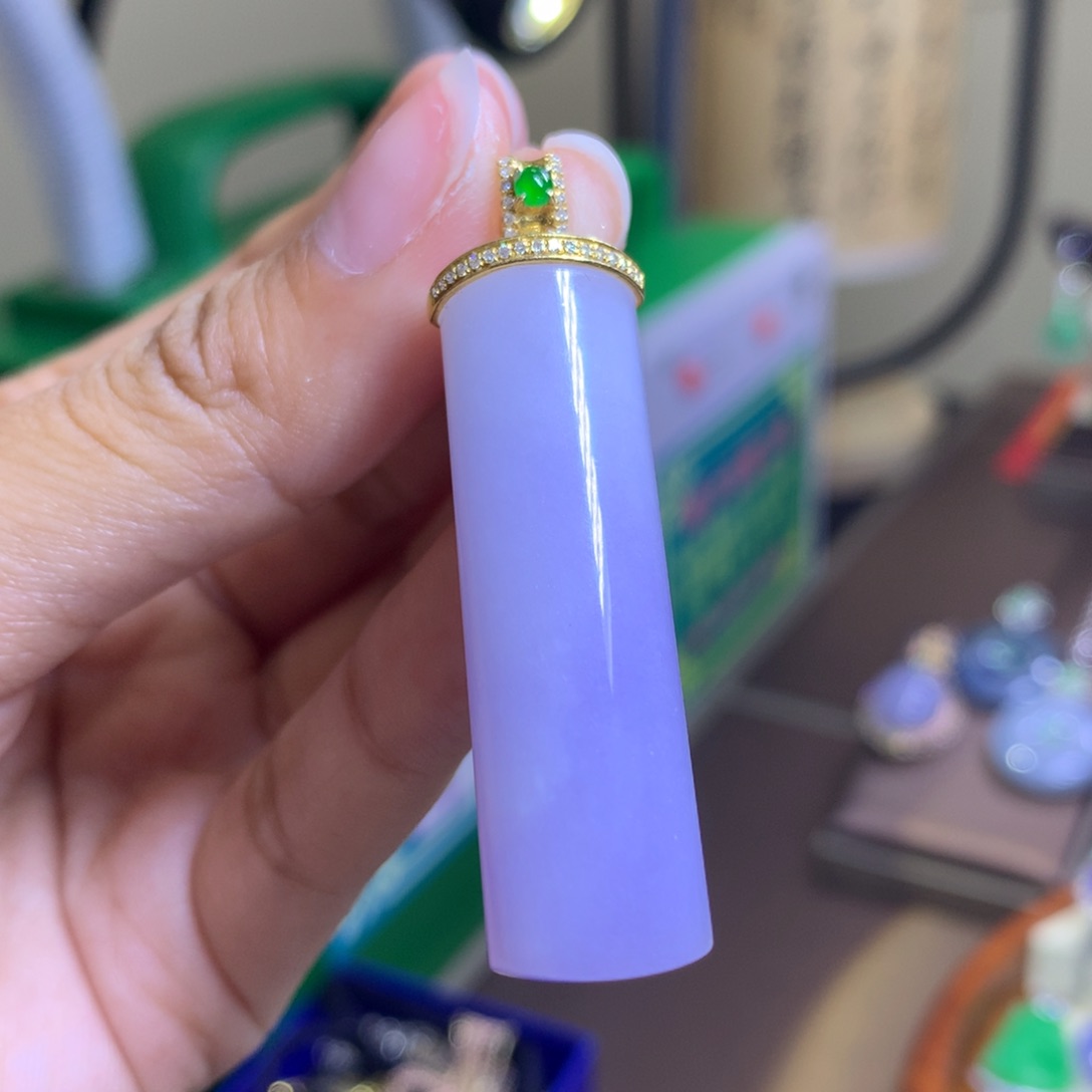 翡翠颈饰18K金镶嵌翡翠