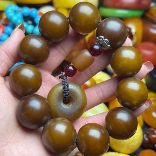 琥珀手串未镶嵌蜜蜡