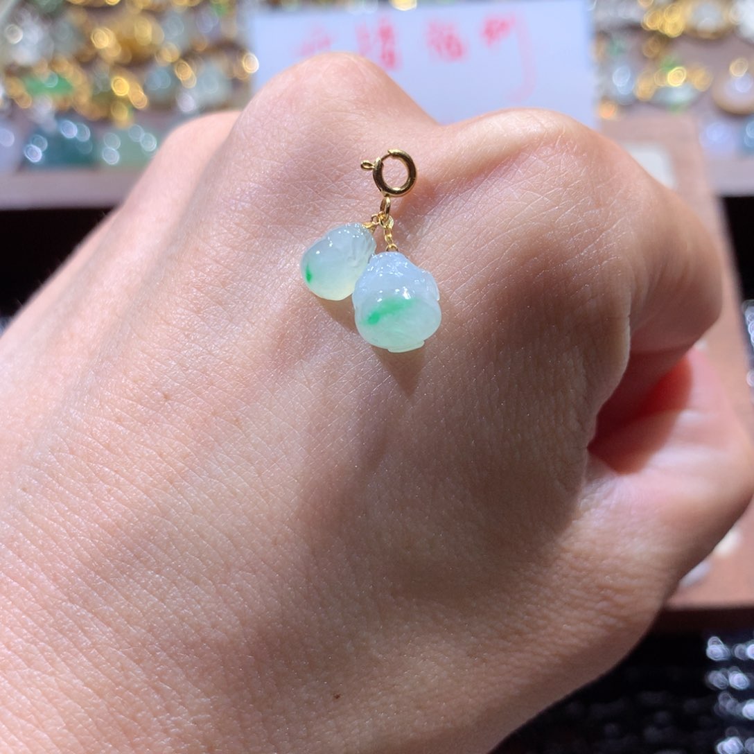 翡翠18K金镶嵌颈饰翡翠