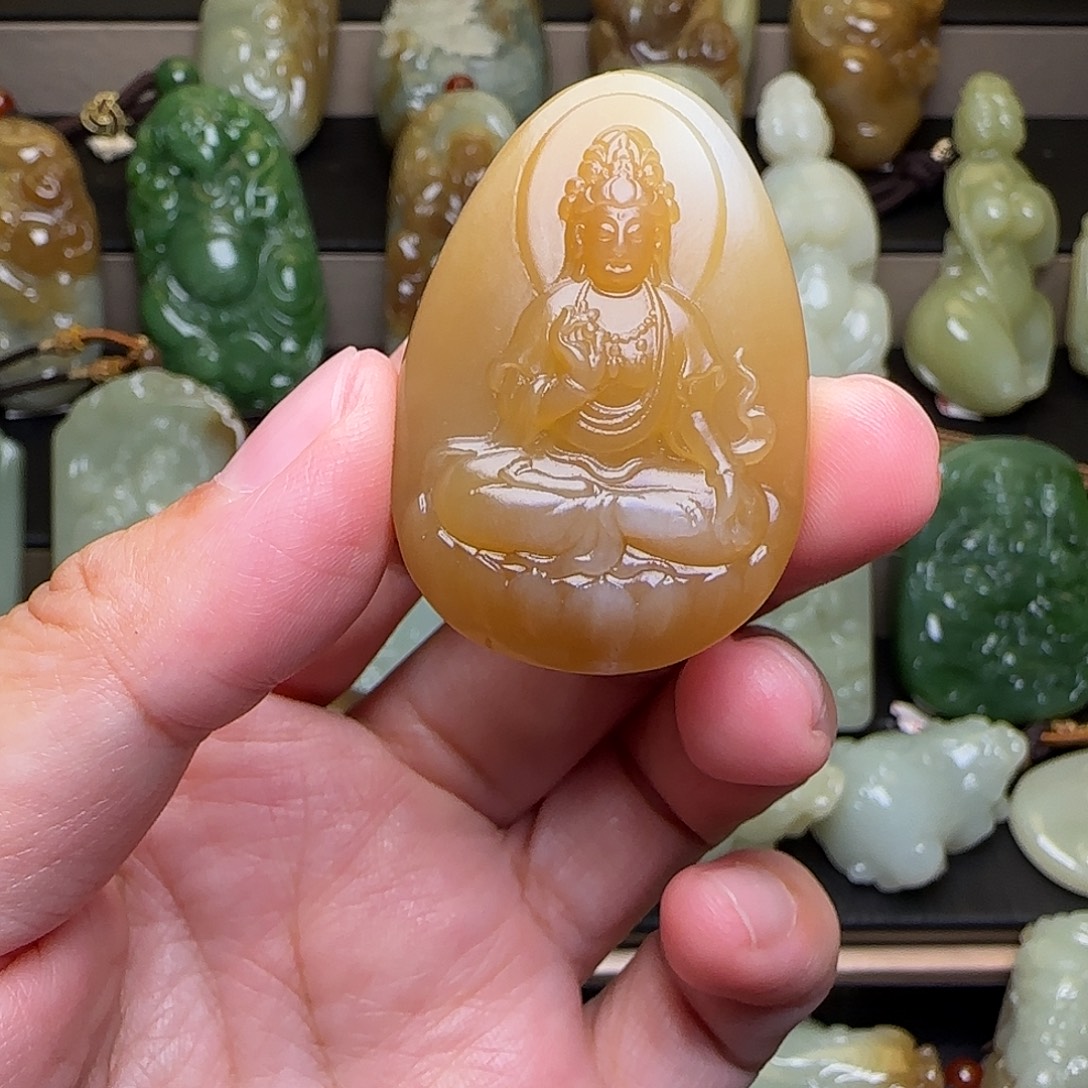 j***S颈饰未镶嵌和田玉