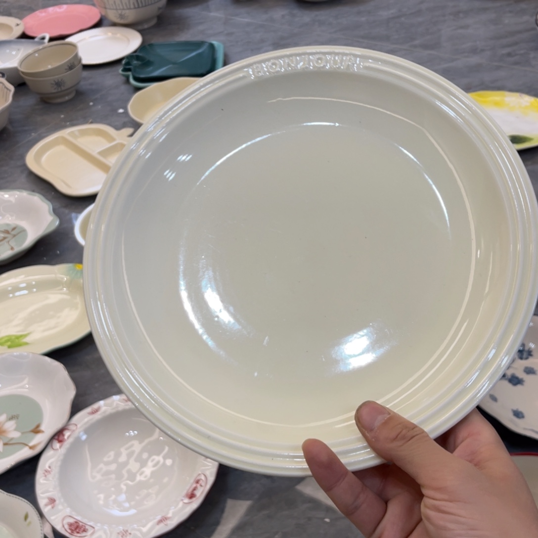 陶瓷微瑕餐具介意勿拍，满18飞！