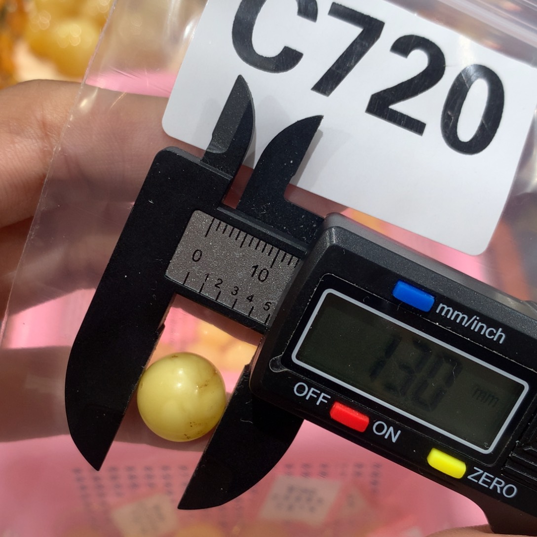 未镶嵌琥珀珠宝奇石