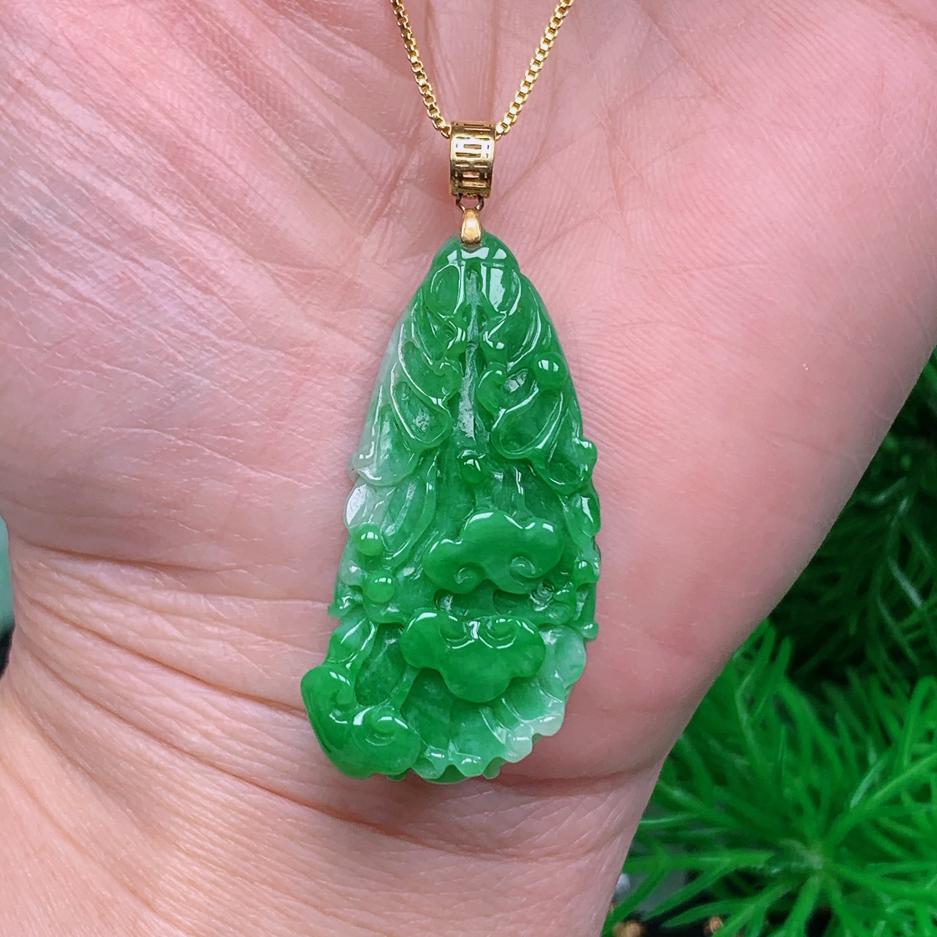 缅甸天然翡翠A货 18k金镶飘花白菜吊坠9/1225尺寸39.2x19.4x6.8