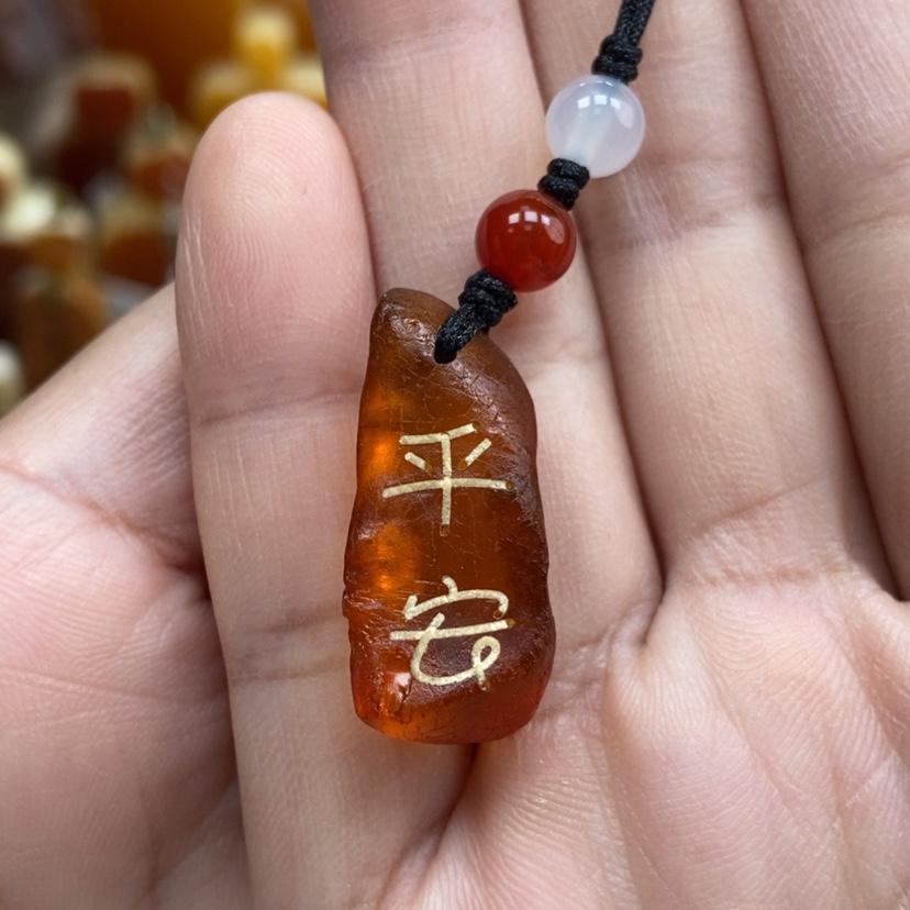 【闪购商品】琥珀颈饰未镶嵌