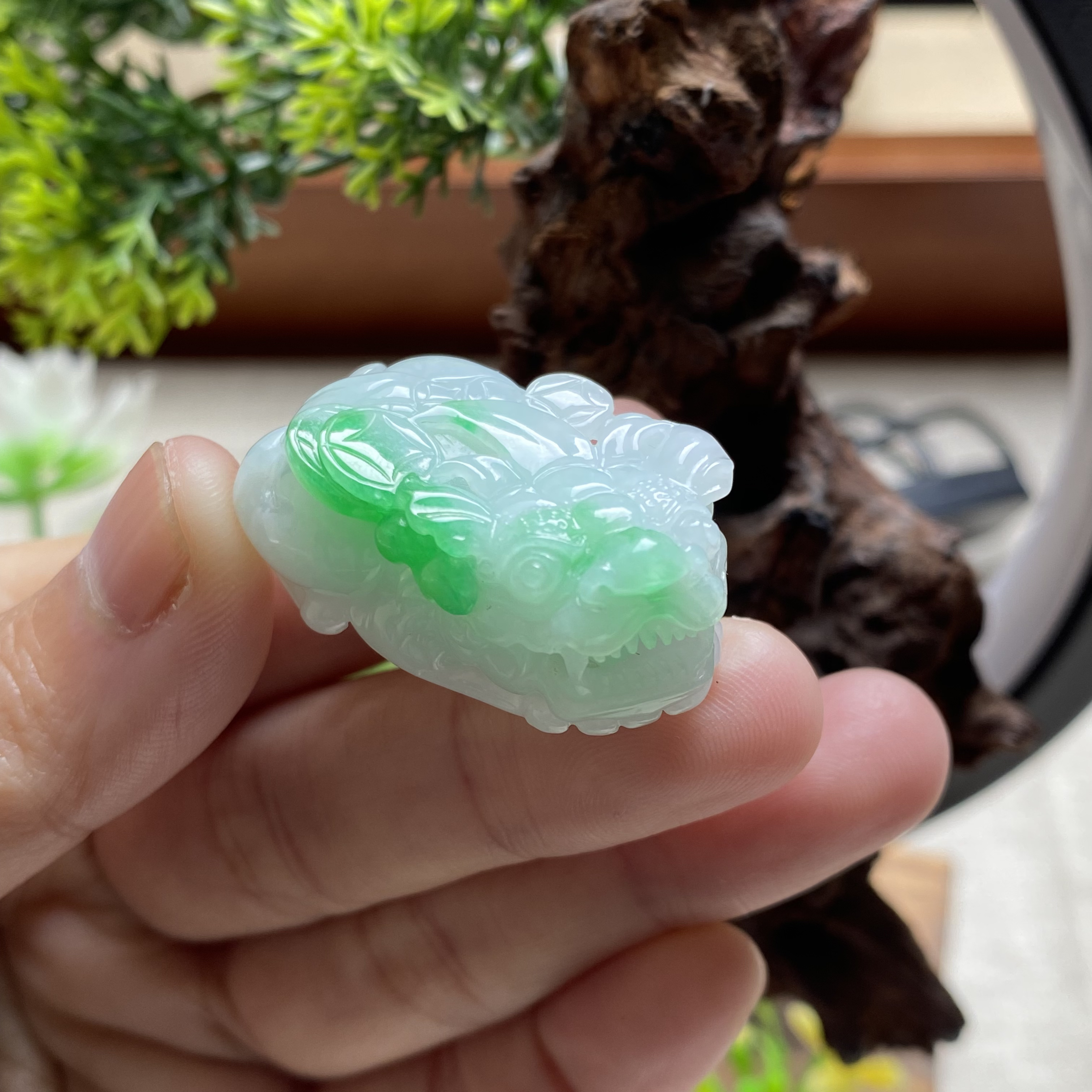 天然翡翠A货辣阳绿口含珠招财貔貅吊坠