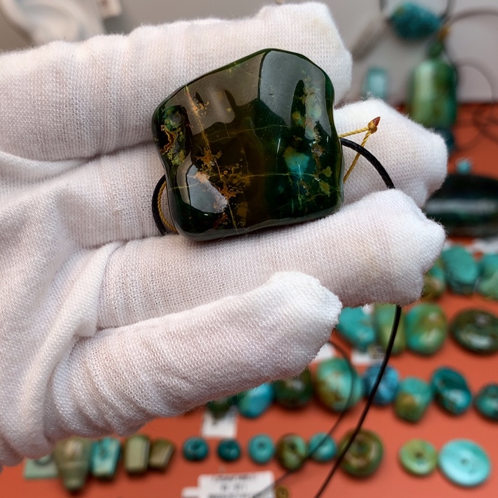 绿松石未镶嵌珠宝奇石