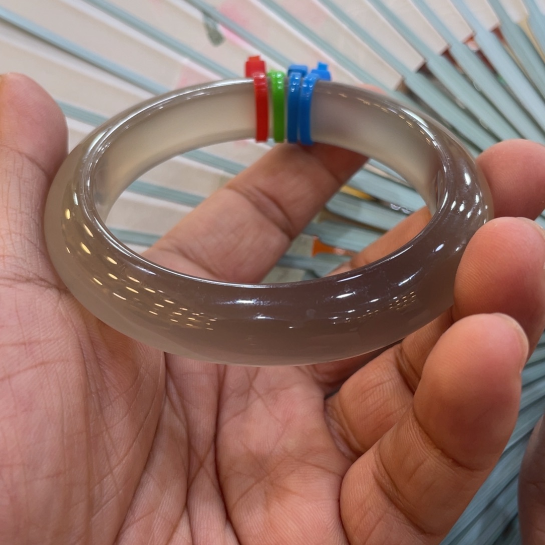 玛瑙/玉髓手镯未镶嵌米*