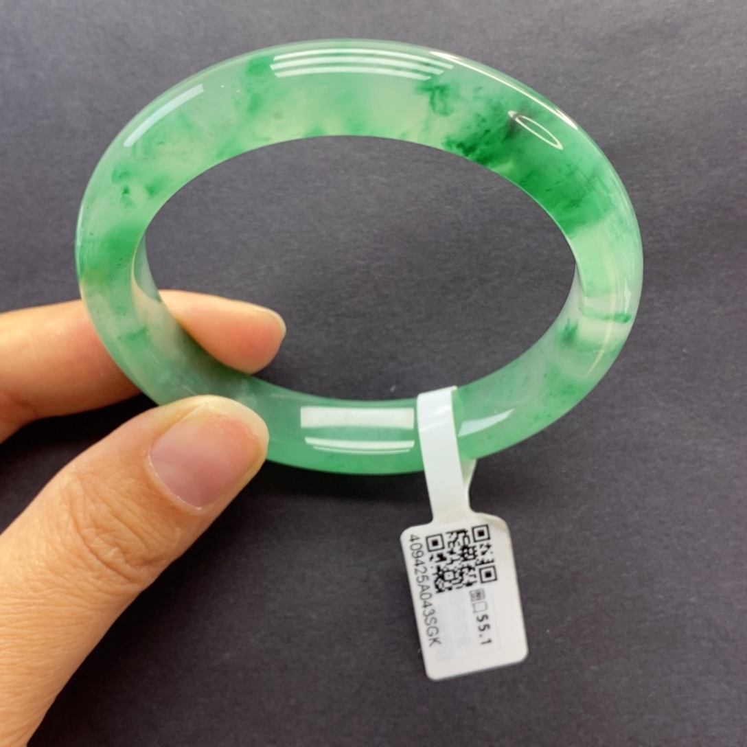 石英质玉手镯未镶嵌王****彤