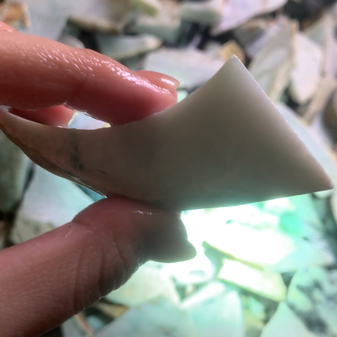 翡翠颈饰未镶嵌缅甸翡翠