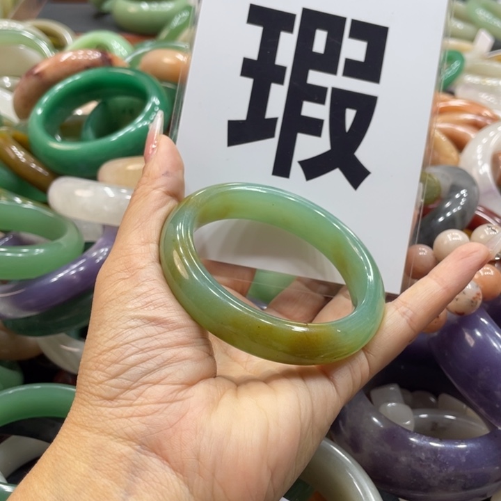 s***r石英质玉未镶嵌珠宝奇石