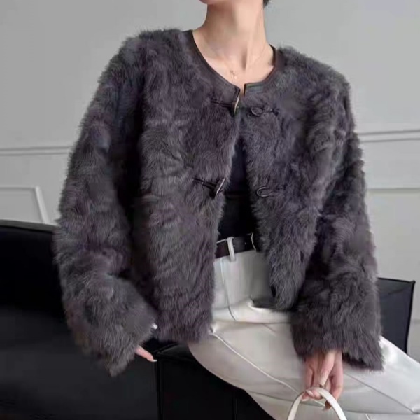  2025新款秋冬短外套加厚保暖女休闲短款时尚宽松型常规款