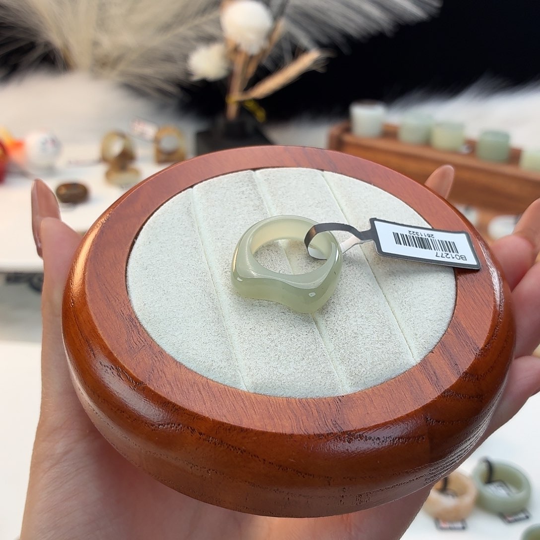 和田玉未镶嵌戒指晴水猫耳朵17.4j157