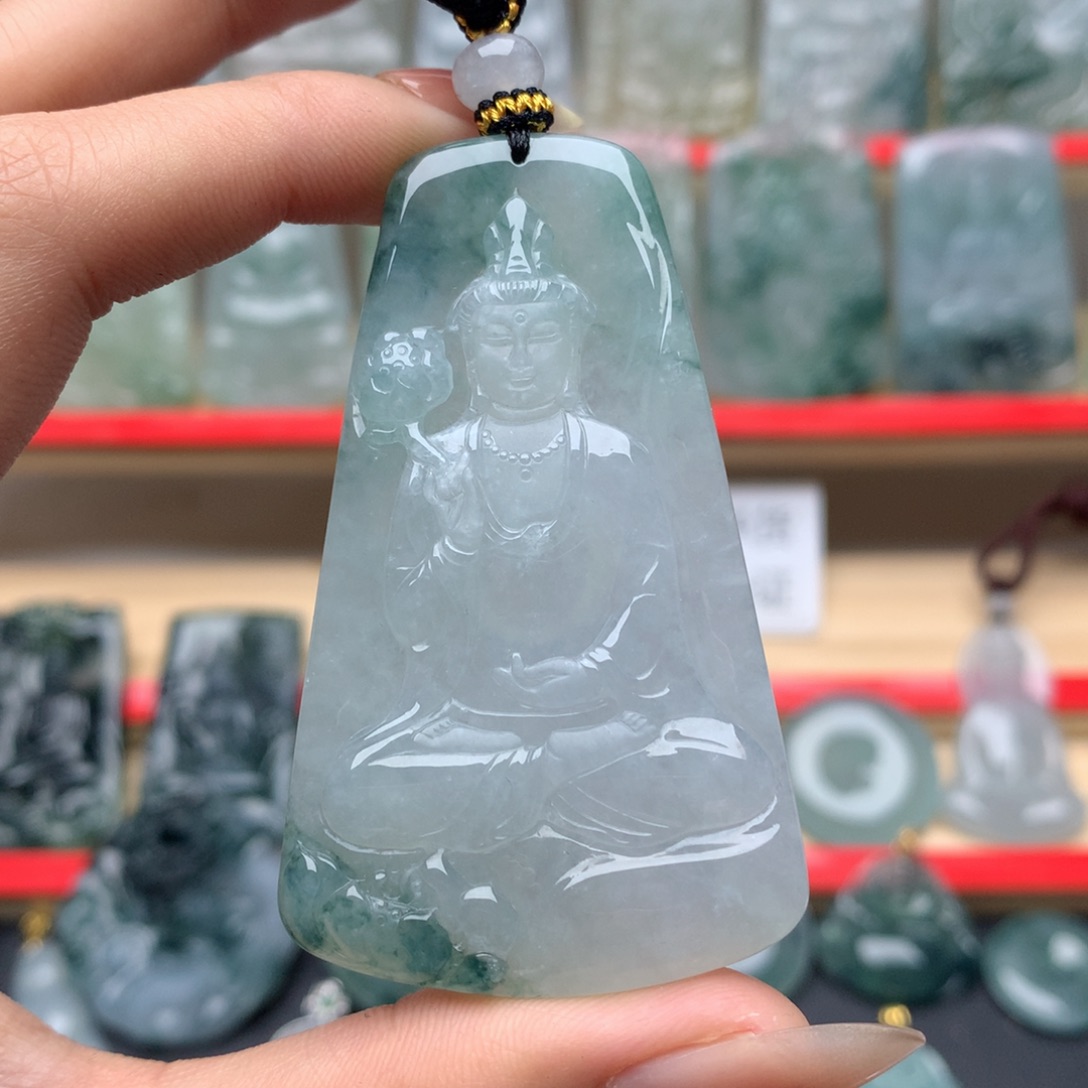 翡翠颈饰未镶嵌观音