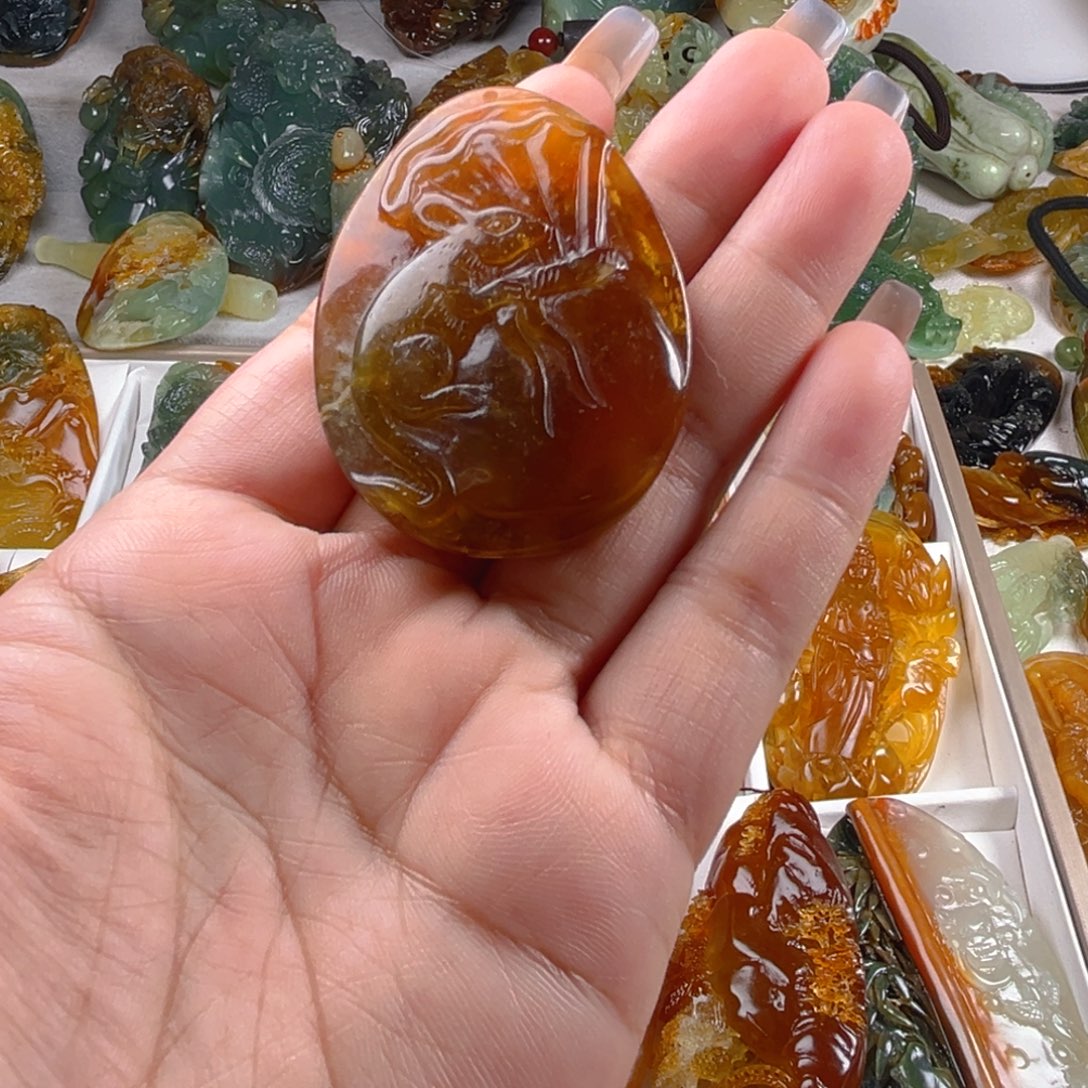 未镶嵌蛇纹石玉颈饰