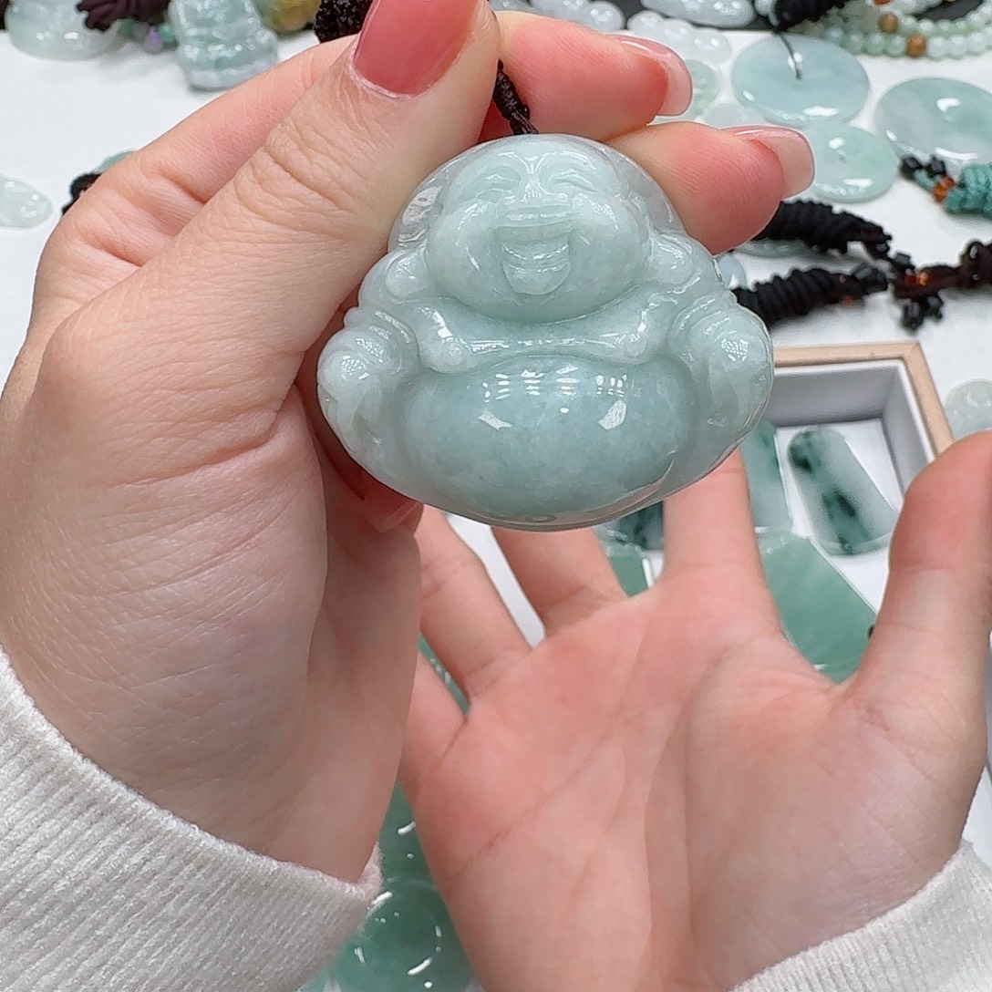 岁***痕翡翠未镶嵌颈饰多样性发其一