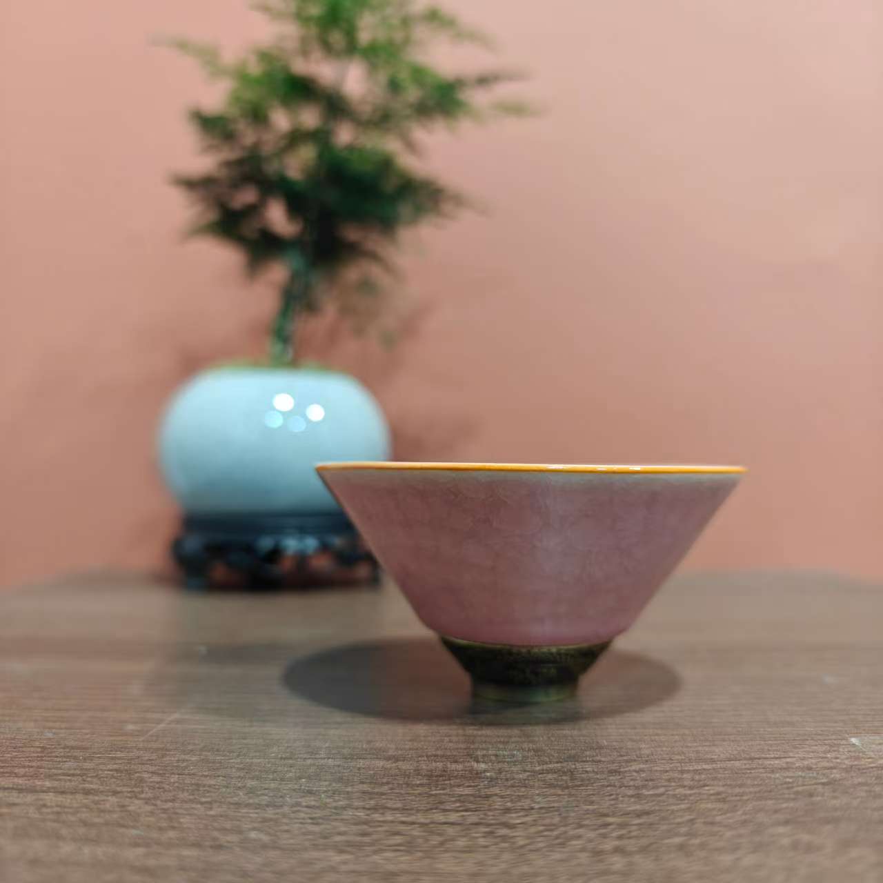 D042-窑变粉色铜脚斗笠主人杯BDY