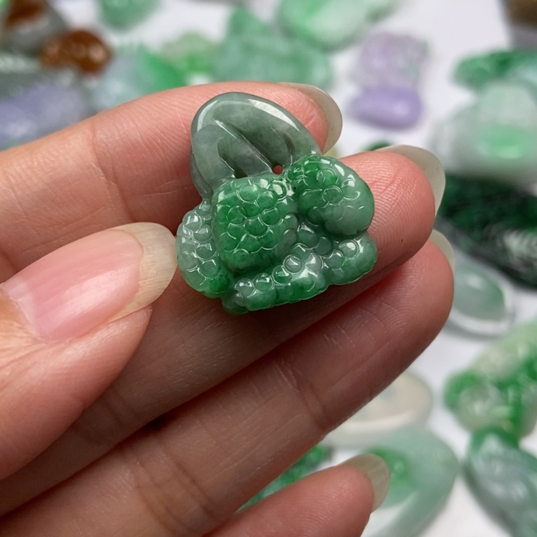 翡翠未镶嵌颈饰翡翠