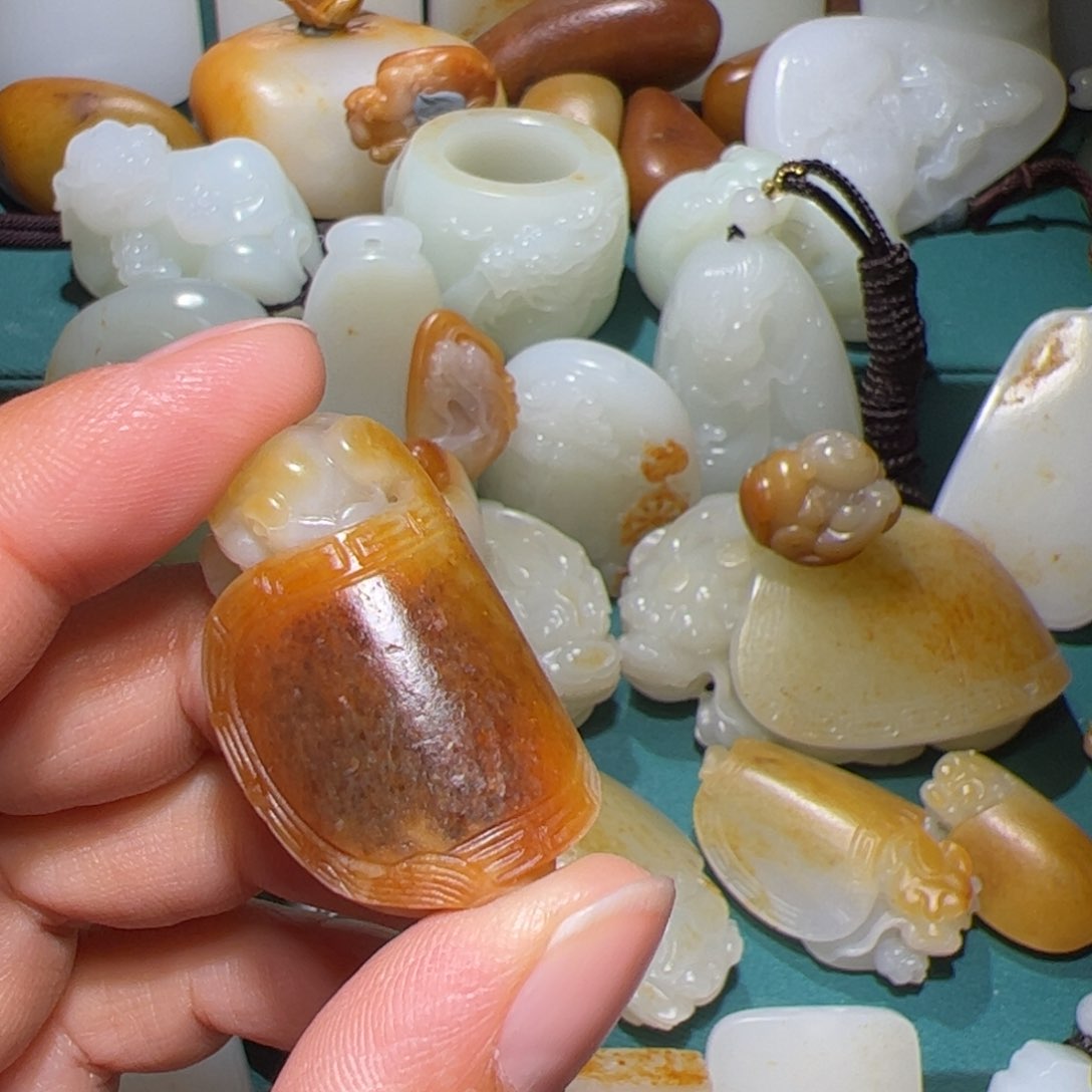 和田玉吊坠(不含链)未镶嵌B****R