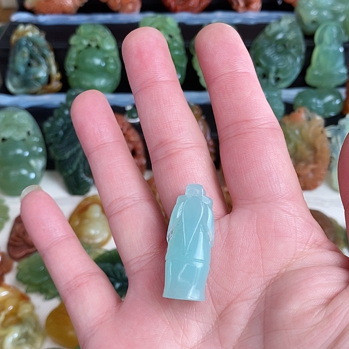 未镶嵌蛇纹石玉颈饰