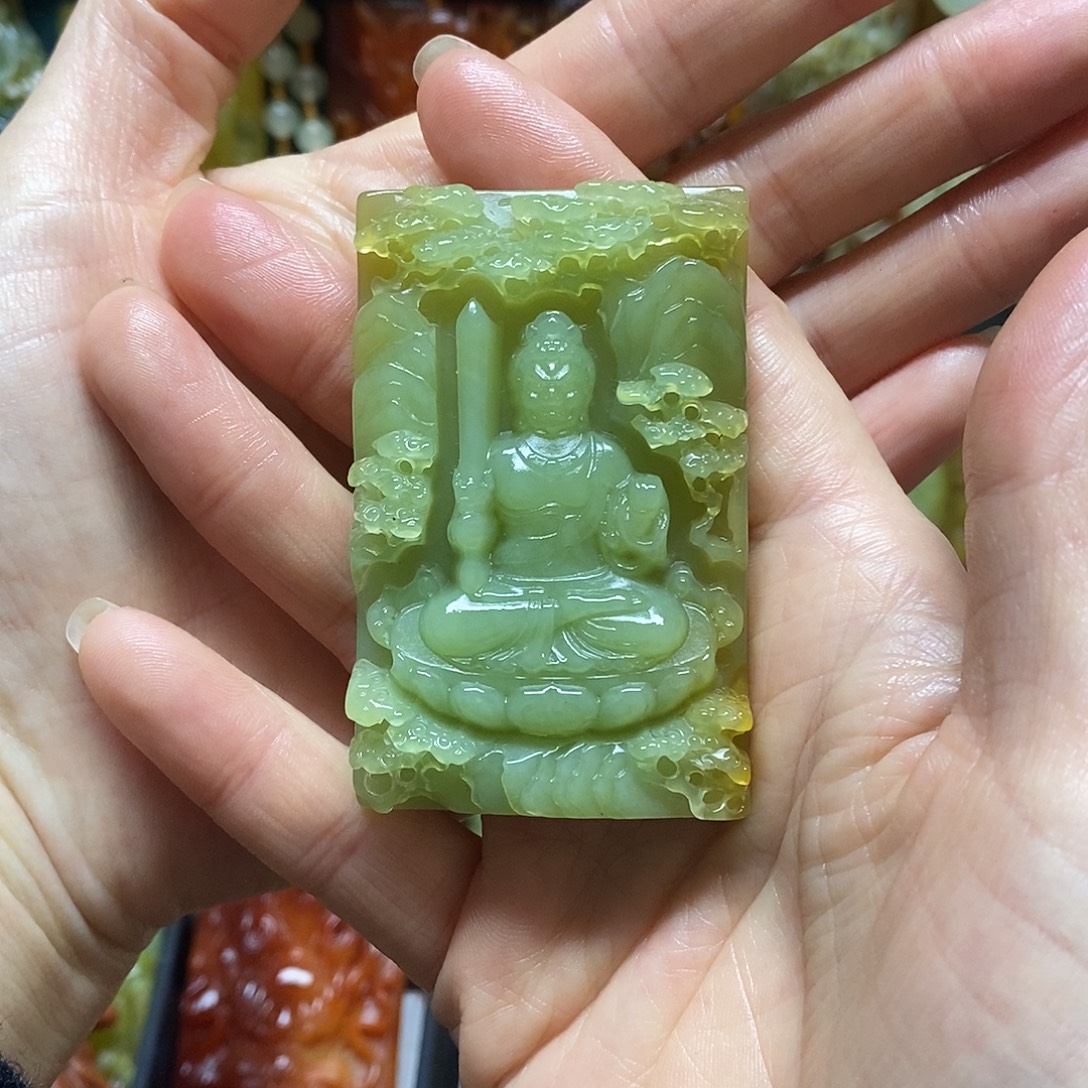 格****岫玉未镶嵌吊坠(赠链)