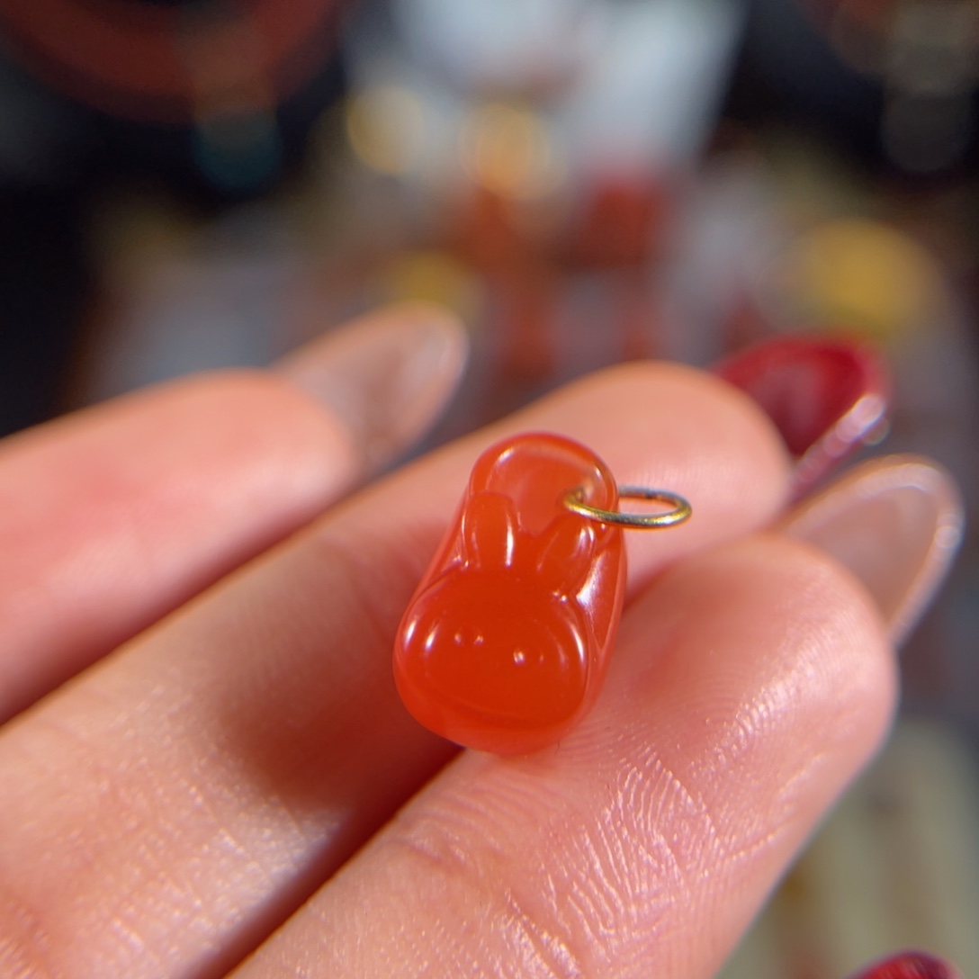 南红玛瑙大黑洞 小兔鞋 侧挂未镶嵌