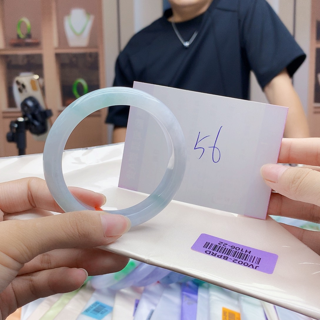 翡翠手镯未镶嵌6677888888888888