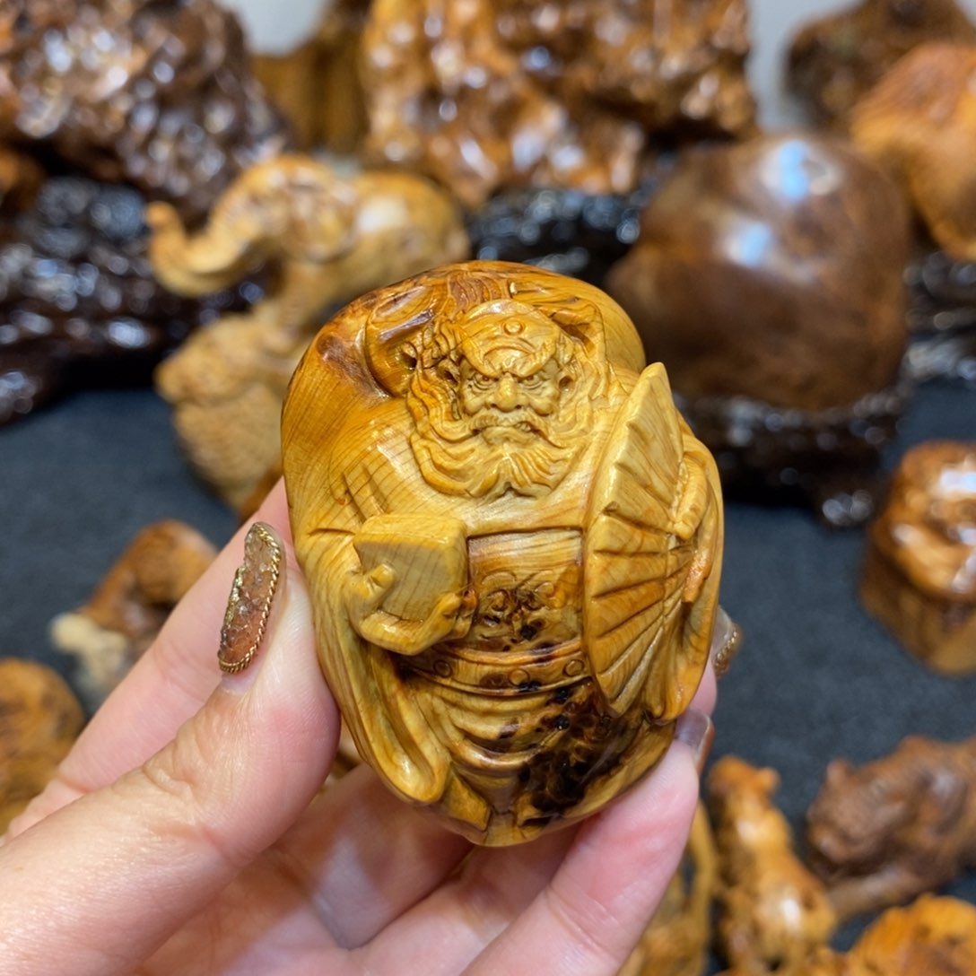 柏木（崖柏）小**n陈化黑金瘤钟馗