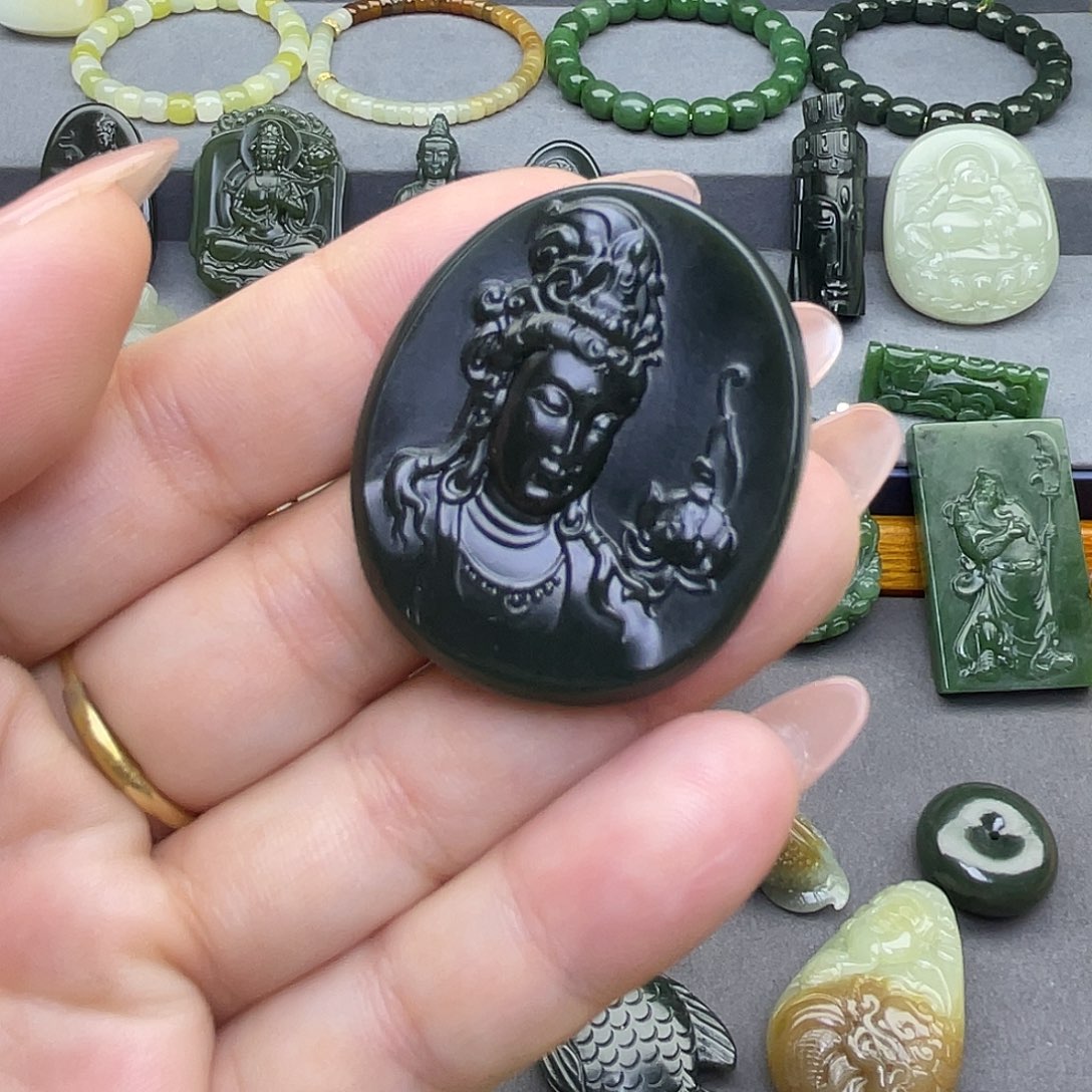 和田玉未镶嵌颈饰