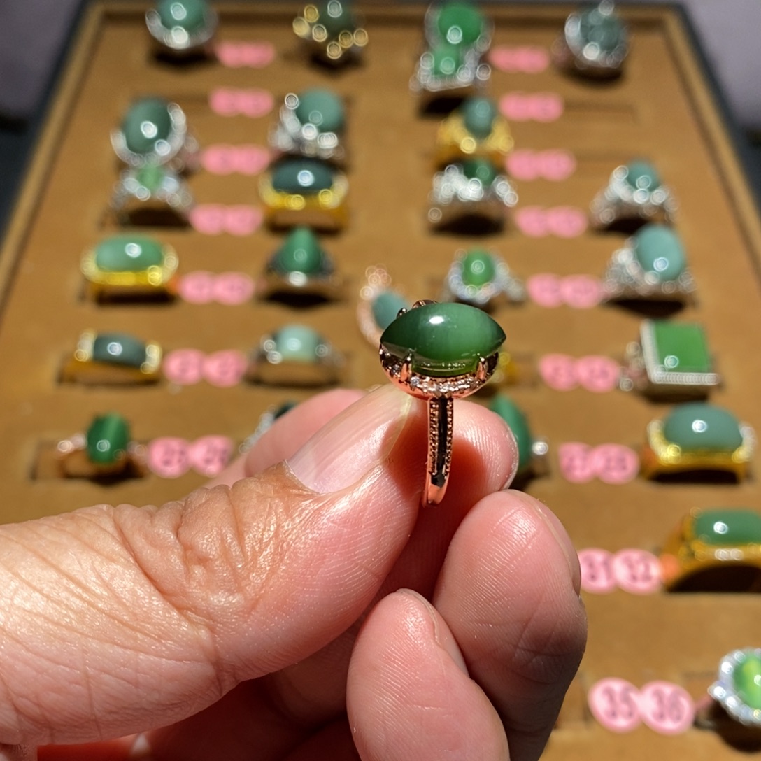 和田玉未镶嵌戒指