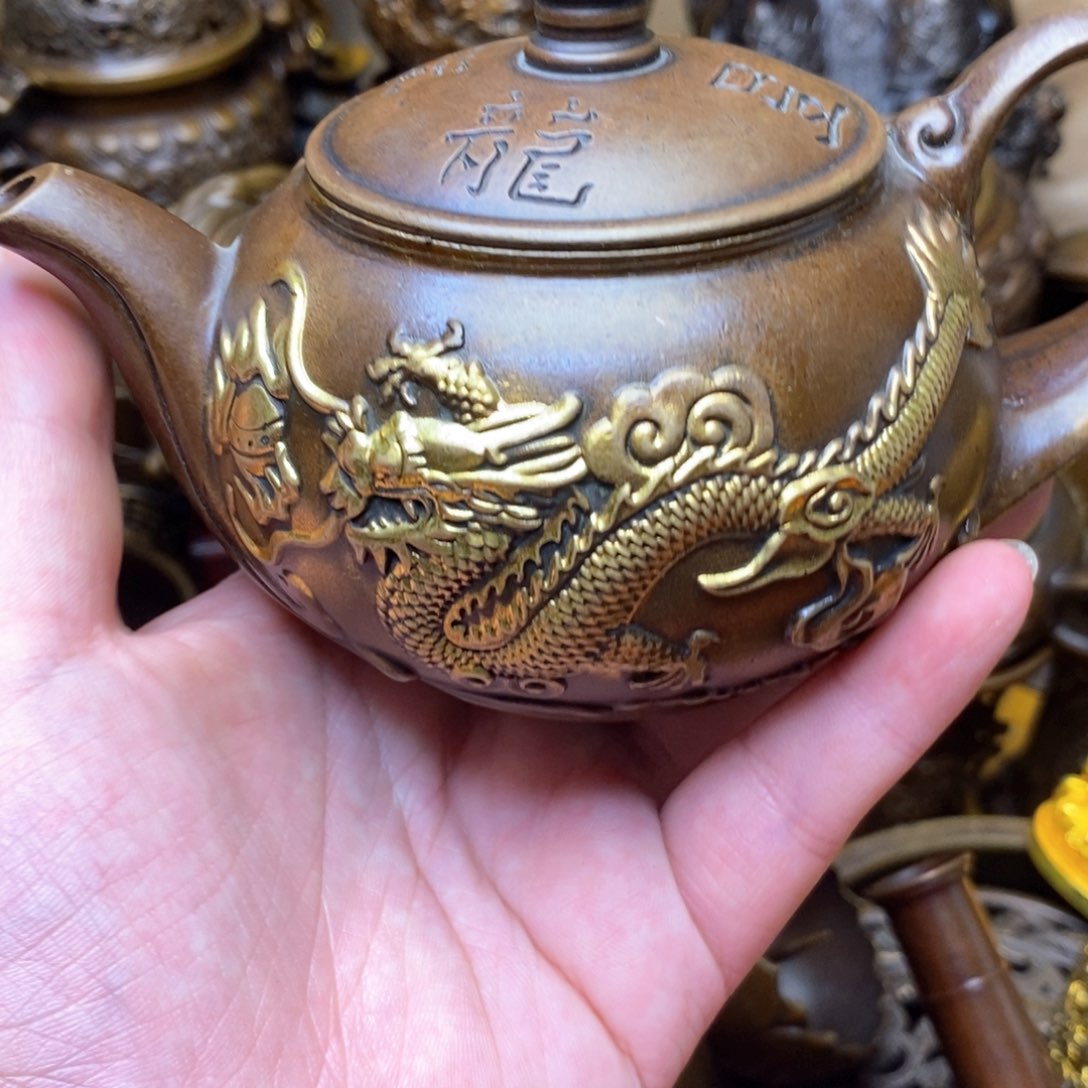 铜器摆件做工精良