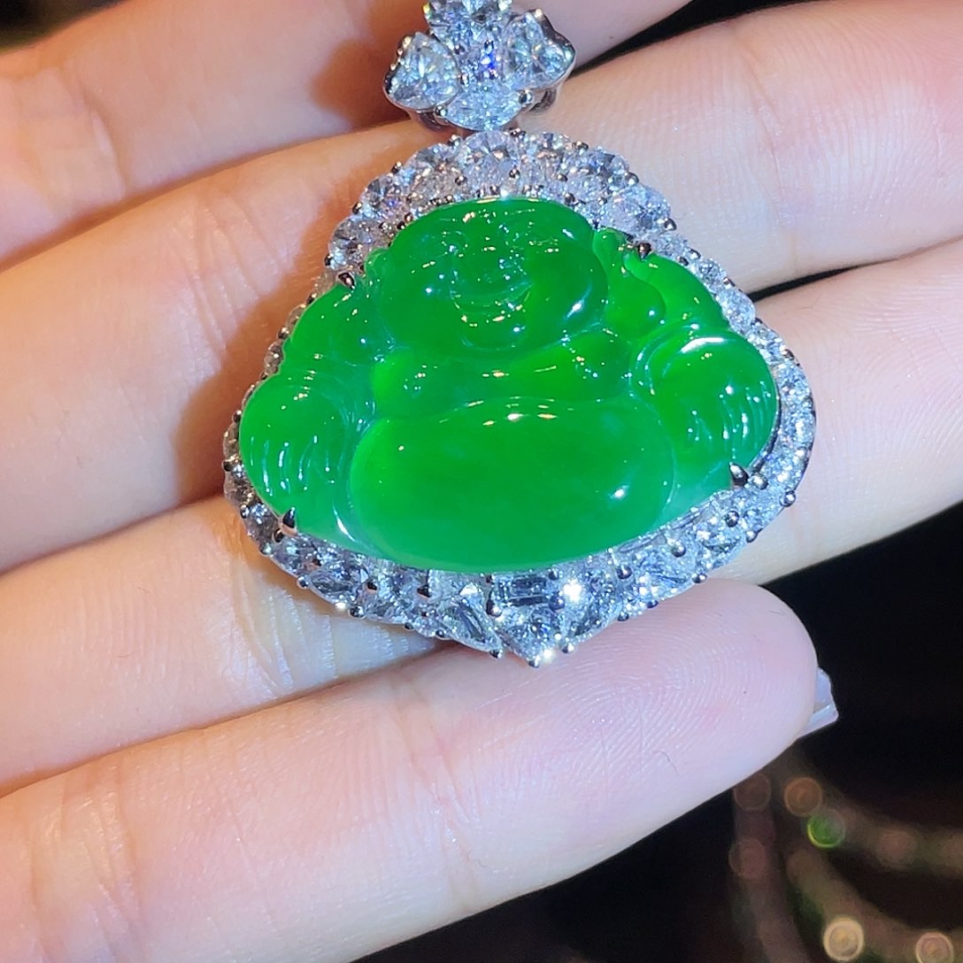 翡翠颈饰18K金镶嵌佛公挂坠