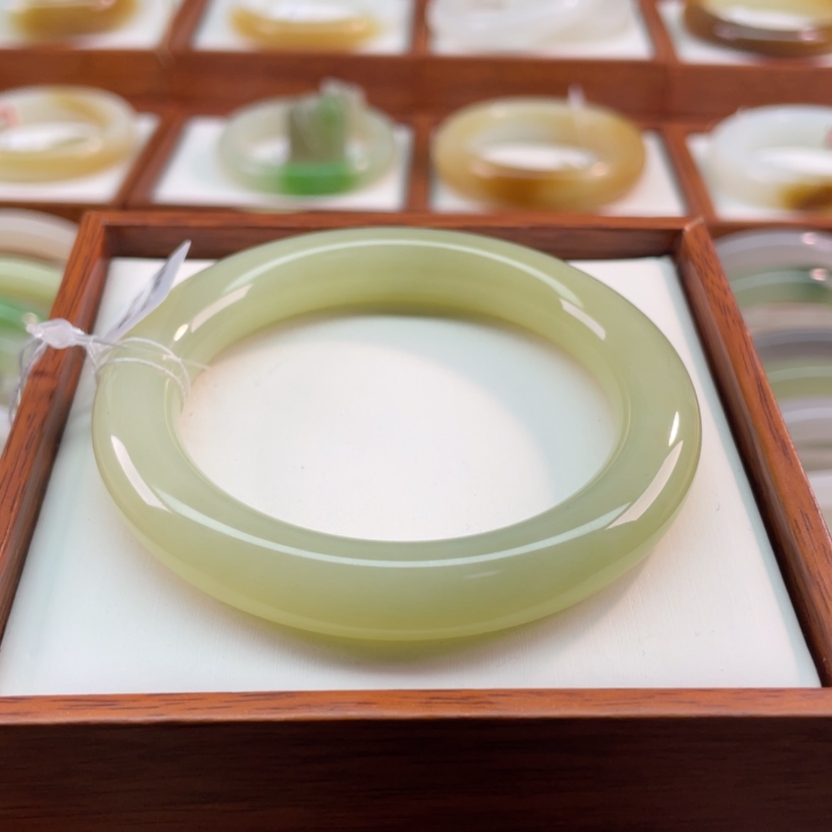 【闪购商品】和田玉手镯未镶嵌