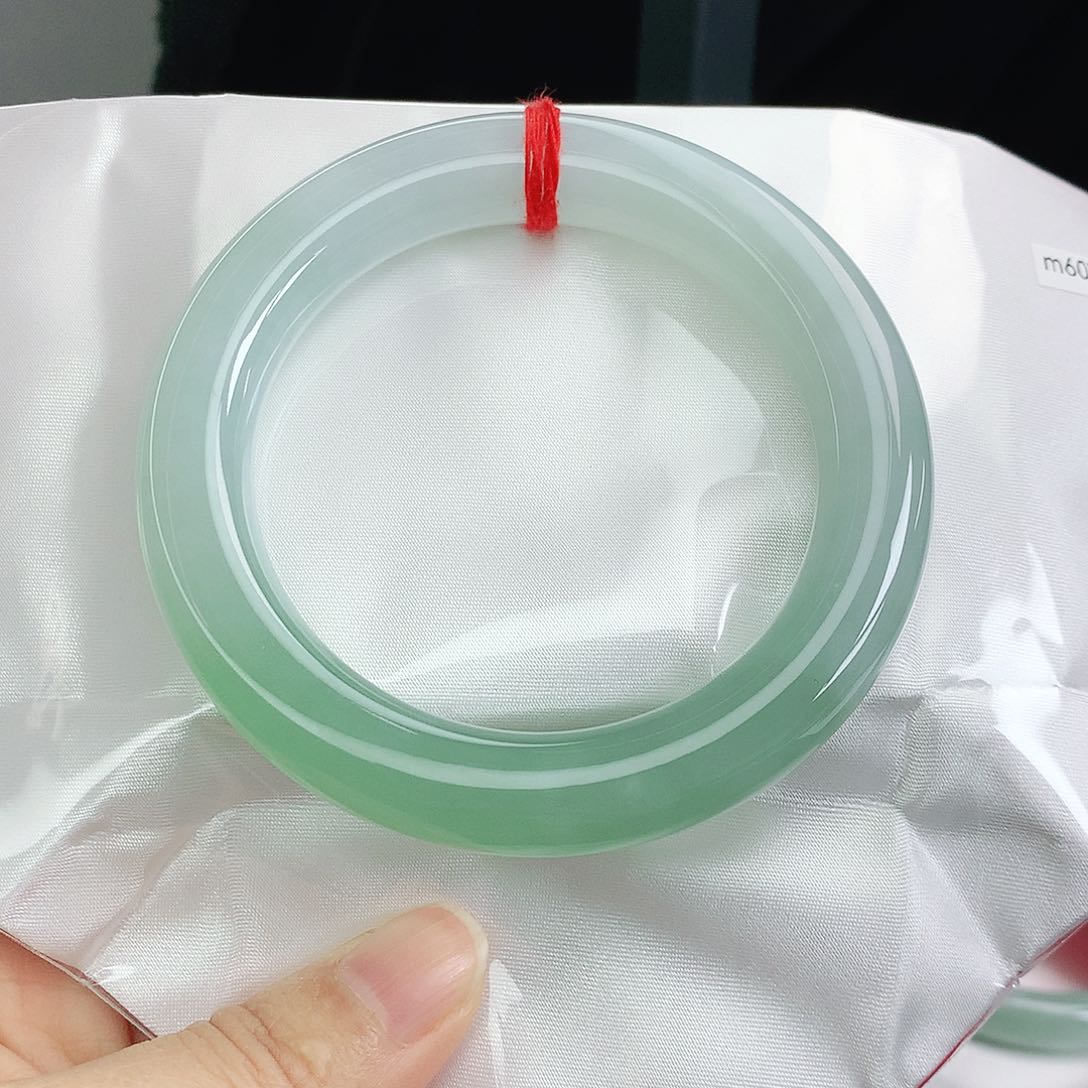 翡翠手镯（圆镯）未镶嵌60